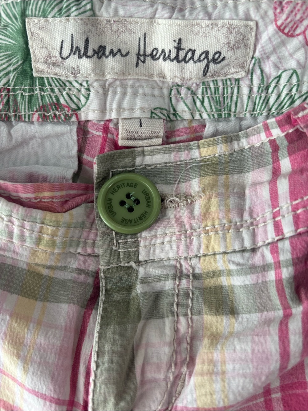 Y2K girly plaid shorts​ - Picture 3 of 4